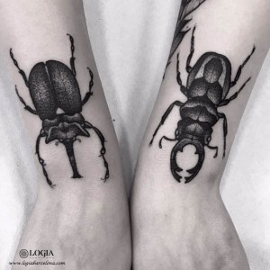 tatuaje-brazo-escarabajos-barcelona-uri-torras  